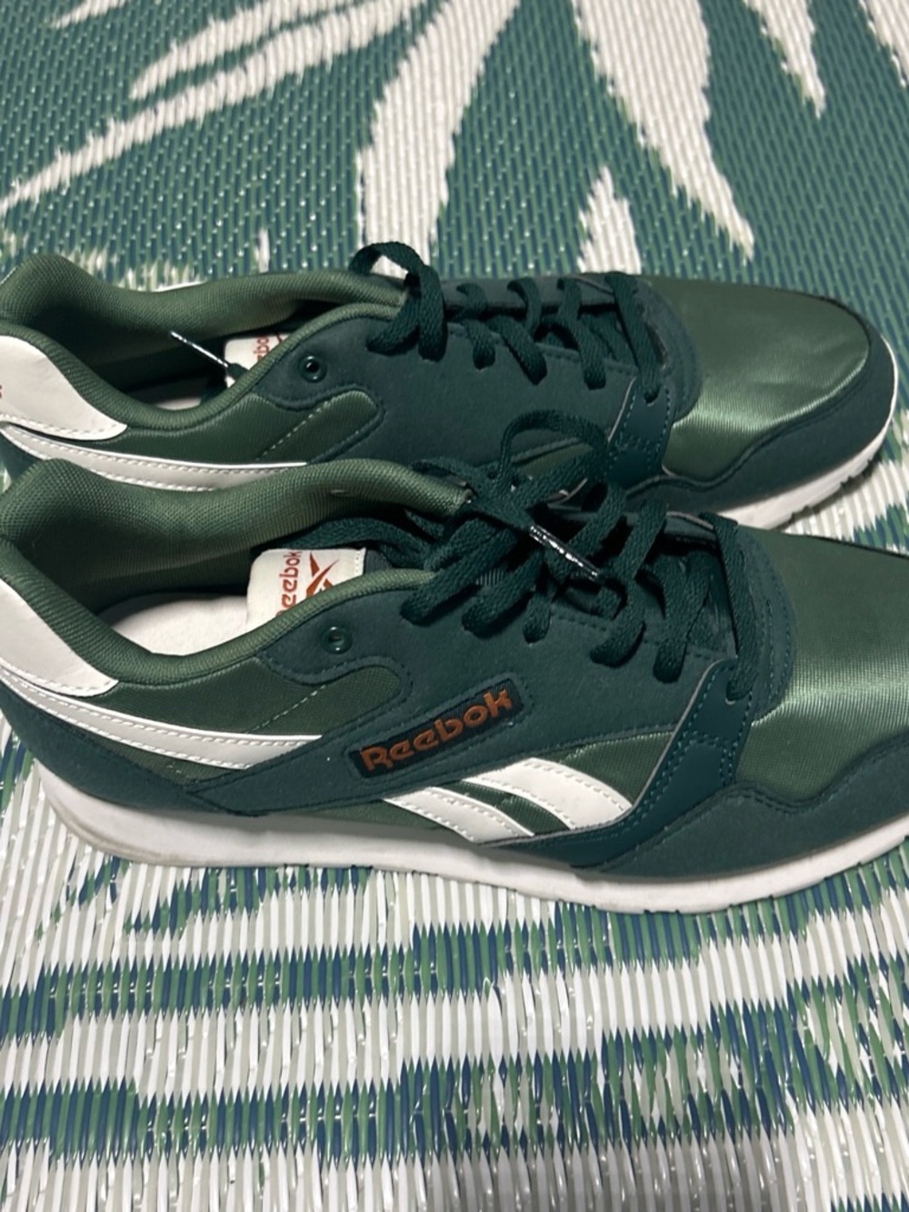 Reebok Men's Forest Green and White Low-Top Sneakers
